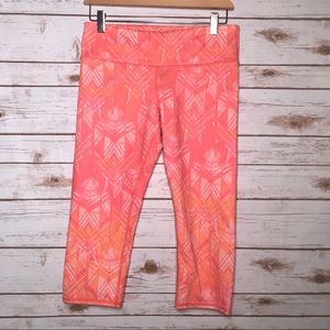 ALO Yoga Pants Airbrush Capri Leggings Sz Medium